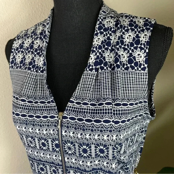 Ivanka Trump Blue White 1/4 Gold Tone Tank Top Size Medium - Picture 2 of 11